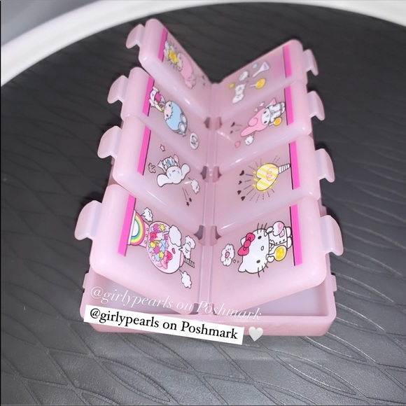 Hello Kitty Pill Case or Jewelry Organizer with 8 “Pockets” Sanrio NEW - Picture 5 of 8